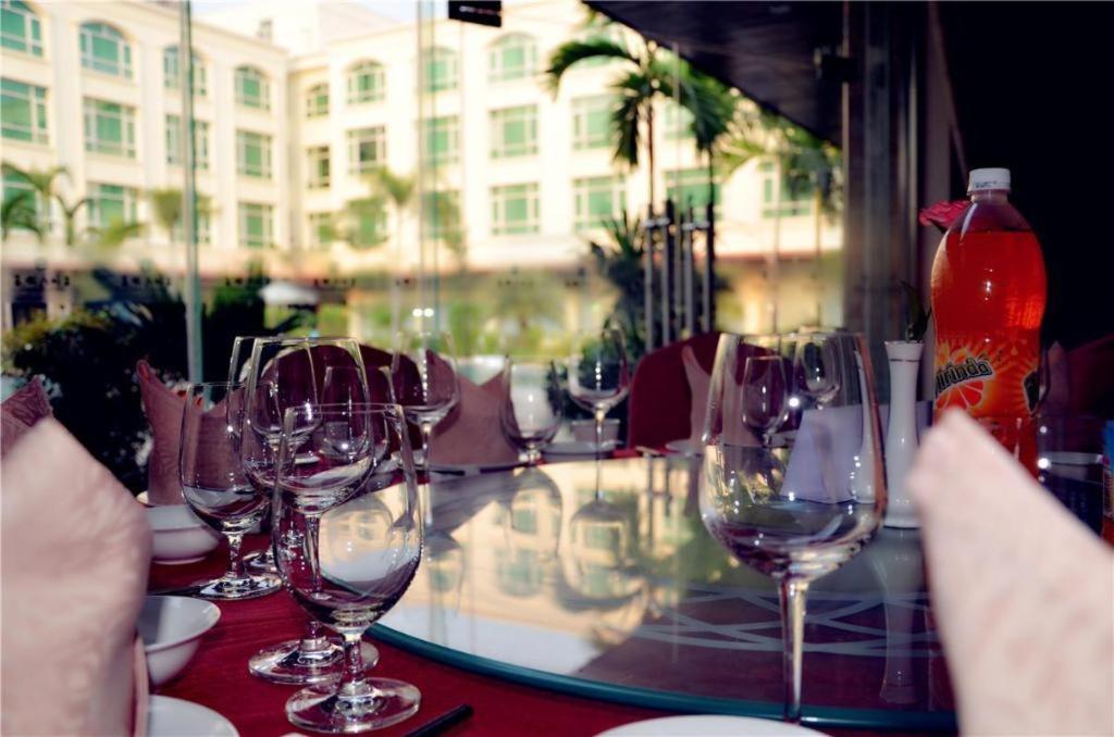San Jiang Grand Hotel Виентиане Екстериор снимка