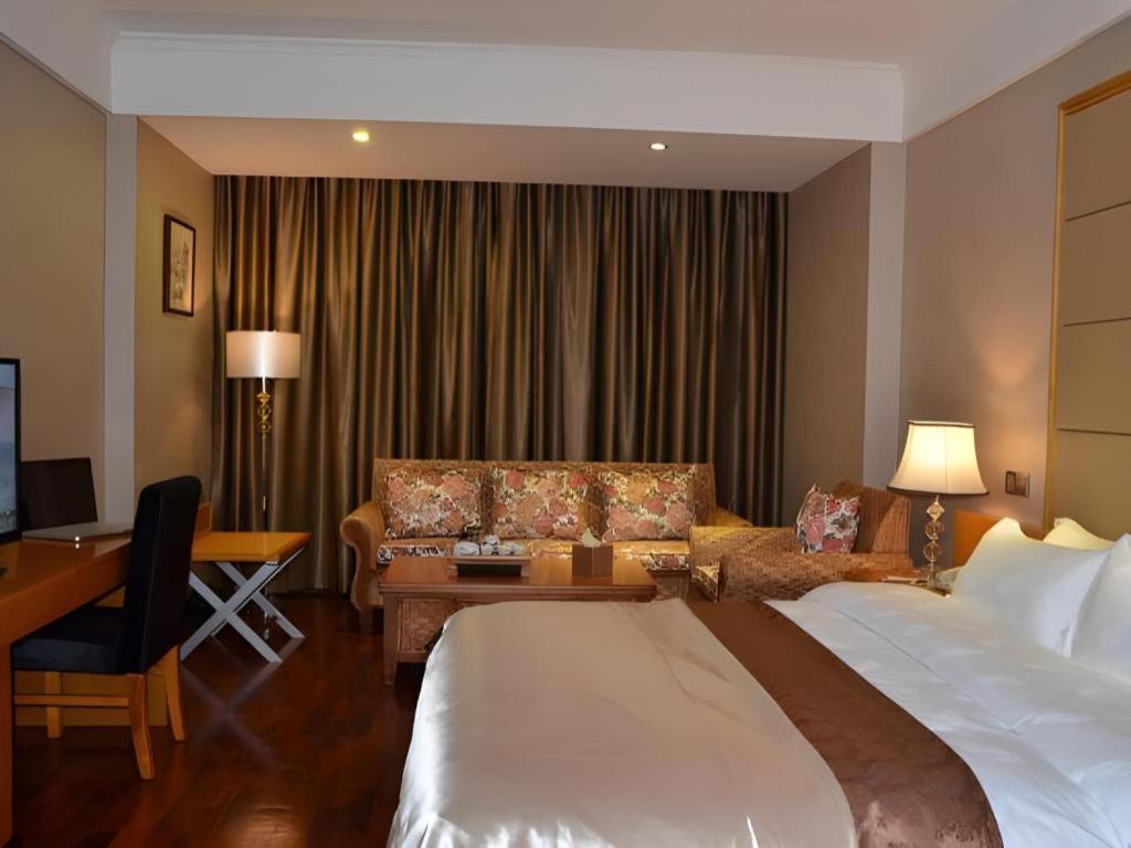 San Jiang Grand Hotel Виентиане Екстериор снимка