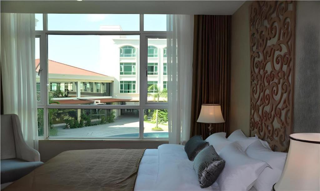 San Jiang Grand Hotel Виентиане Екстериор снимка